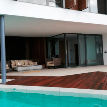 diseño-piscina-hall-rocablanca Diseño de piscina en villas familiares